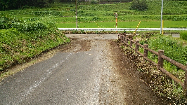 数年間の道路脇の堆積物もきれいに.jpg